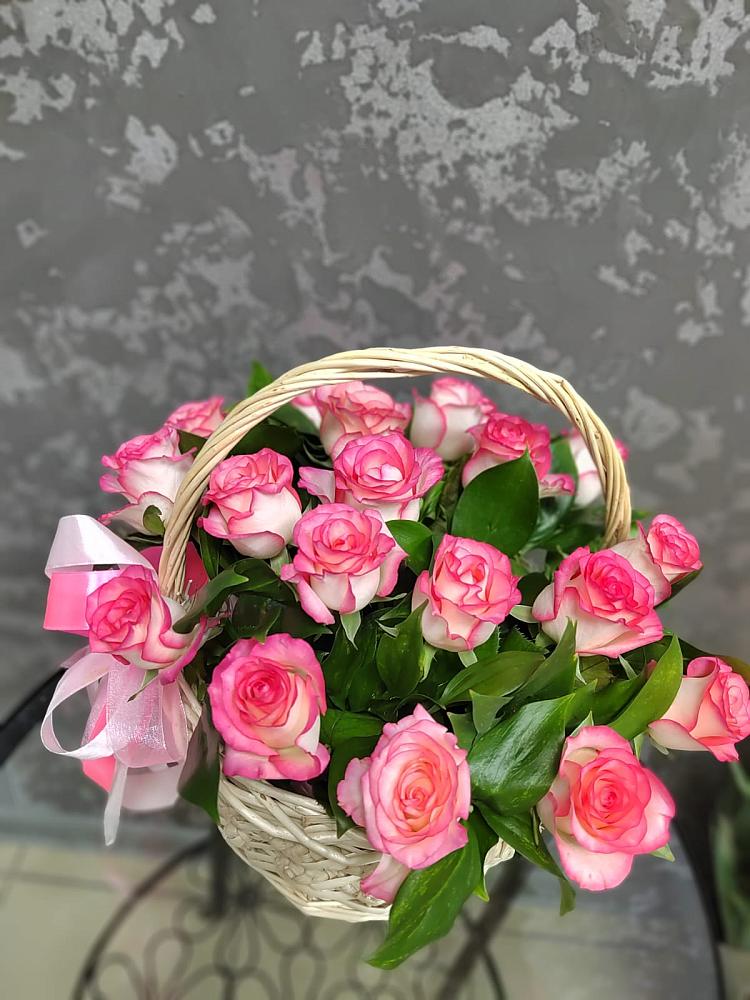 Цветочная композиция из Розы в корзине в Мамхегском