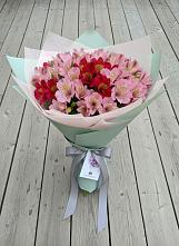 Букет цветов из:  Альстромерии в Мамхегском