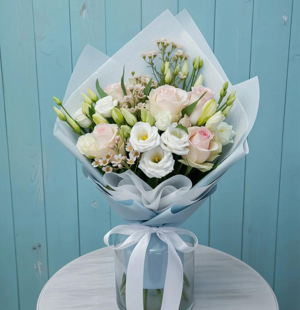 Букет цветов из: Розы и Лизиантусы в Мамхегском