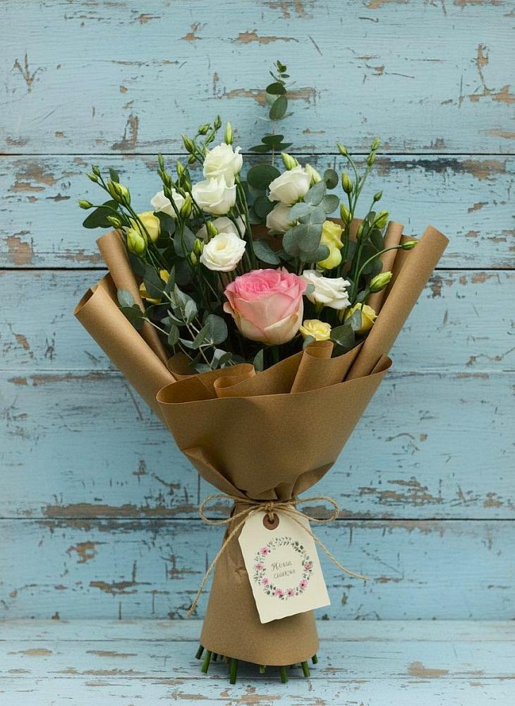 Букет цветов из: Розы и Лизиантусы в Мамхегском