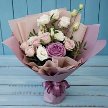 Букет цветов из:  Розы и Лизиантусы в Мамхегском