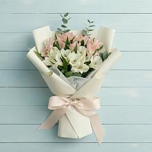 Букет цветов из:  Альстромерии #REPLACE_PRED# Мамхегском