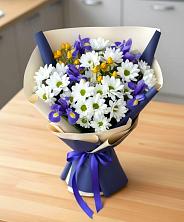Букет цветов из:  Розы, Ирисы и Хризантемы в Мамхегском