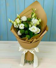 Букет цветов из:  Хризантемы и Лизиантусы в Мамхегском