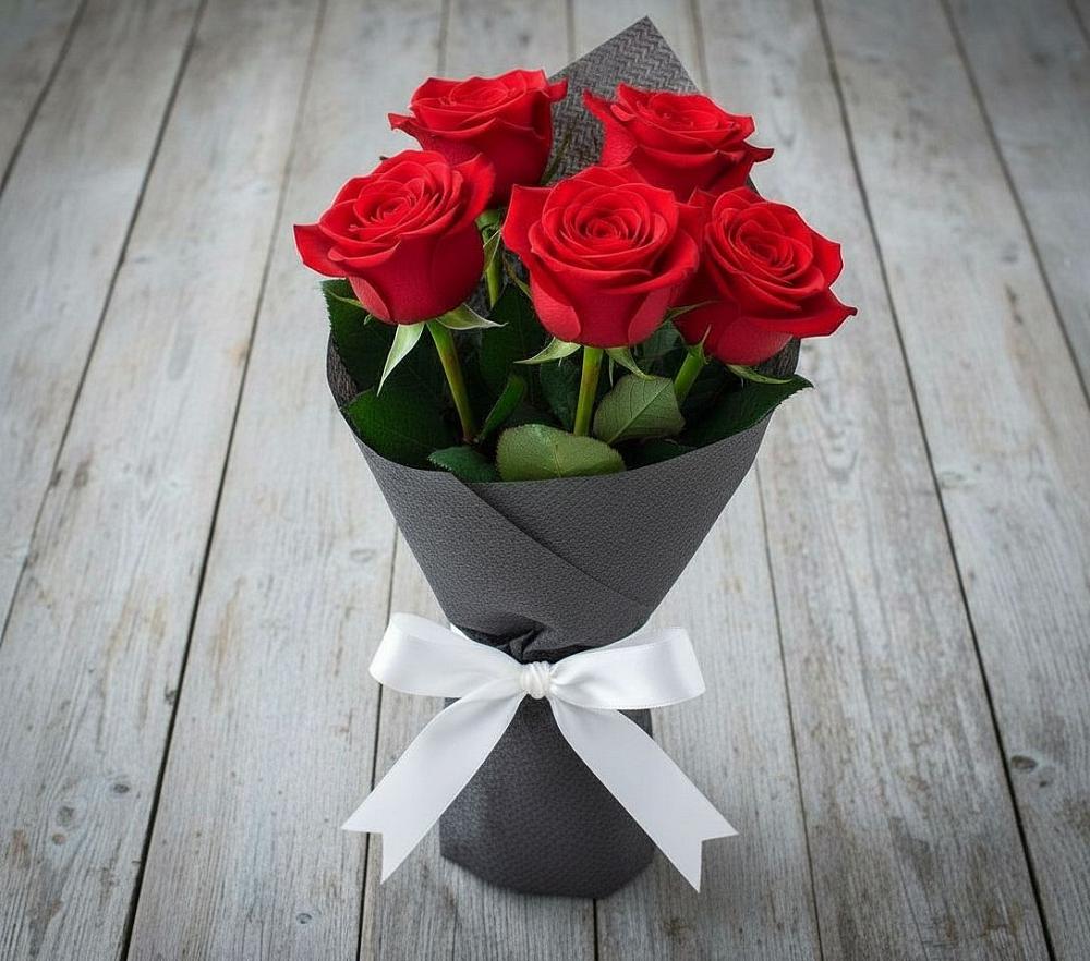 Букет 5 Красных роз Эдлесс Лав в Мамхегском