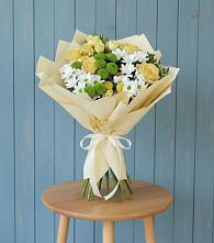 Букет цветов из:  Хризантемы и Розы в Мамхегском