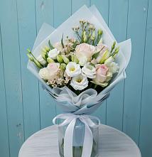Букет цветов из:  Розы и Лизиантусы в Мамхегском