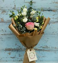 Букет цветов из:  Розы и Лизиантусы в Мамхегском